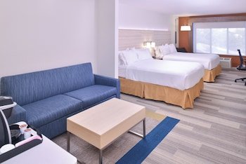 Holiday Inn Express & Suites San Diego Otay Mesa