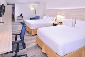 Holiday Inn Express & Suites San Diego Otay Mesa