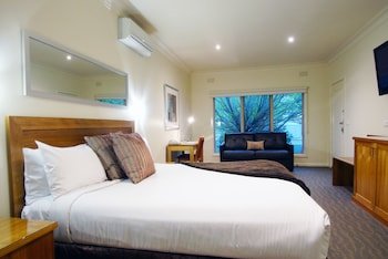 Wyndhamere Motel