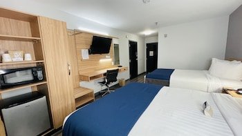Microtel Inn & Suites by Wyndham Tuscaloosa – East