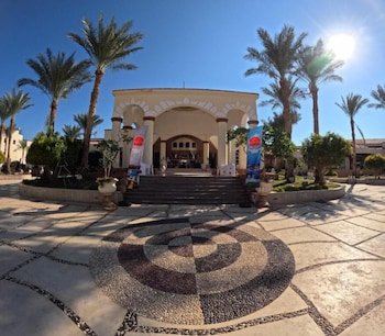 Regency Plaza Aqua Park & Spa Resort