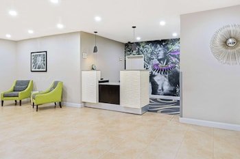 La Quinta Inn & Suites by Wyndham Ada
