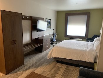 Holiday Inn Express Hotel & Suites Beaumont - Oak Valley