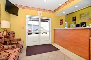 Econo Lodge Louisville