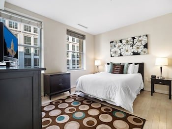 Global Luxury Suites at the White House