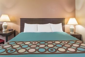 Super 8 by Wyndham Austin MN