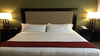 Holiday Inn Express Woodland