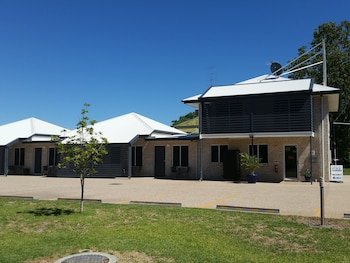Emerald Park Motel