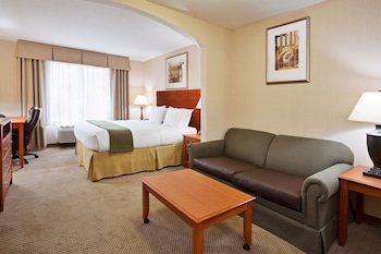 Holiday Inn Express Hotel & Suites Howell