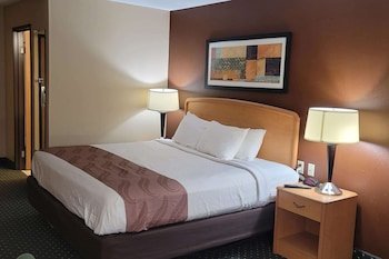 Travelodge by Wyndham Fargo West Acres