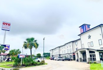 OYO Townhouse Sulphur, LA Extended Stay
