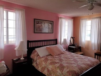 Playa Hermosa Bed & Breakfast