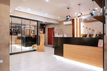 S Hotel & Residences