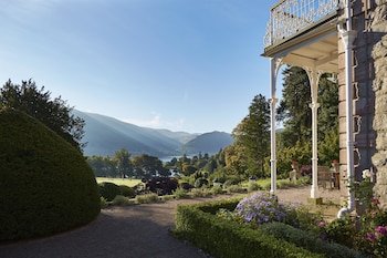 Macdonald Leeming House