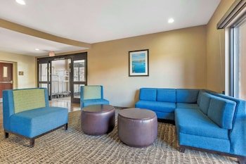 Comfort Suites