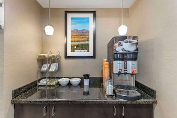 Comfort Suites