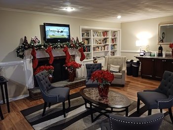 Colonial Inn Seekonk