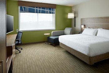 Holiday Inn Express & Suites Cincinnati North - Liberty Way