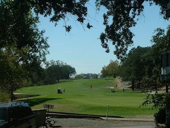 The 10th Green Inn