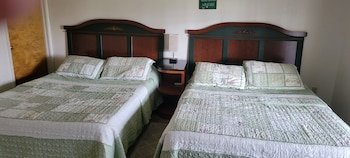 The 10th Green Inn