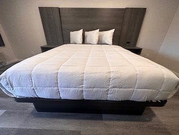 Five Star Inn West Covina