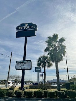 Driftwood Motel