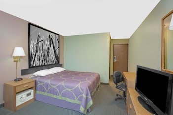Super 8 by Wyndham Worthington Minnesota