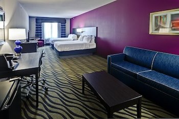 Holiday Inn Express Hutchinson