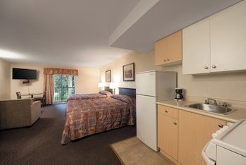 Canadian Inn Surrey