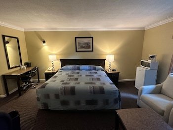 Canadian Inn Surrey