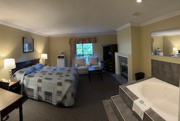 Canadian Inn Surrey