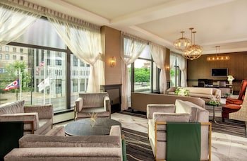 DoubleTree by Hilton Youngstown Downtown