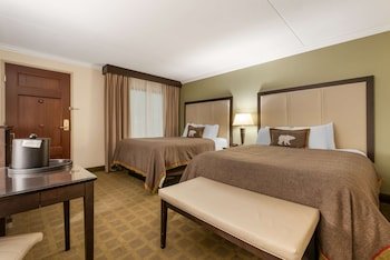 Best Western Plus White Bear Country Inn