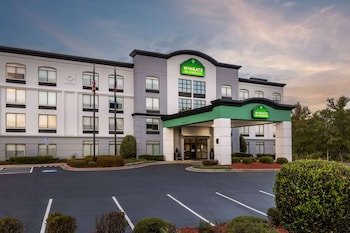 Wingate by Wyndham Charlotte Speedway/Concord