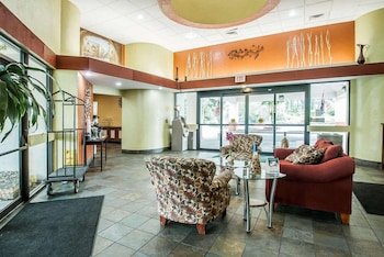Quality Inn & Suites Kansas City I-435N Near Sports Complex