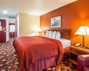 Quality Inn & Suites Kansas City I-435N Near Sports Complex