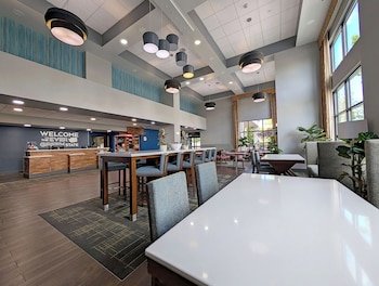 Hampton Inn & Suites Tacoma-Mall