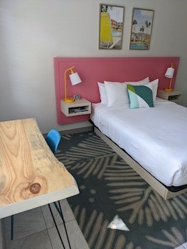 Queens Court Inn