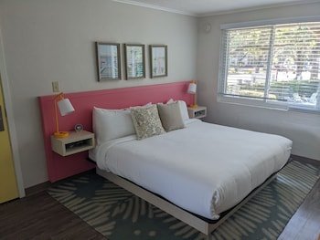 Queens Court Inn