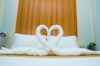 Elti Suites By Bluebookers
