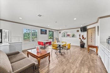 Executive Inn and Suites