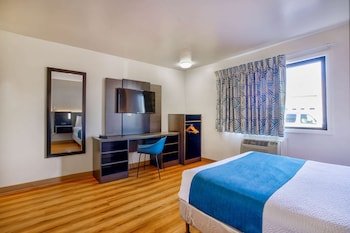 Motel 6 Duluth, MN
