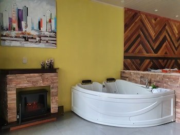 Yellow Tree Suites