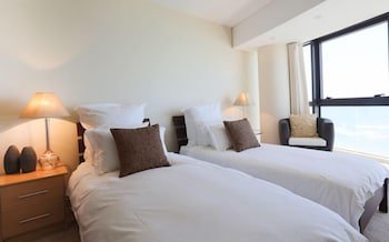 Loddeys Ocean View Apartments