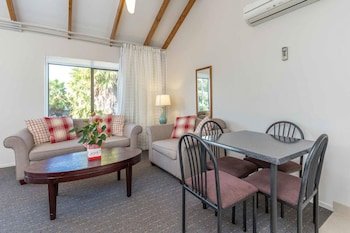 Anzac Court Motel