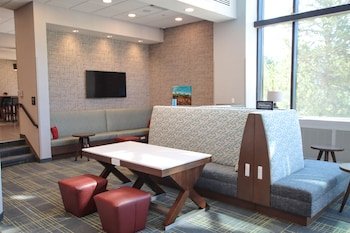 Hampton Inn Lead