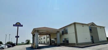 Days Inn by Wyndham Walcott Davenport
