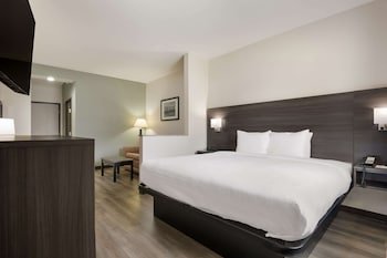 Quality Suites I-44