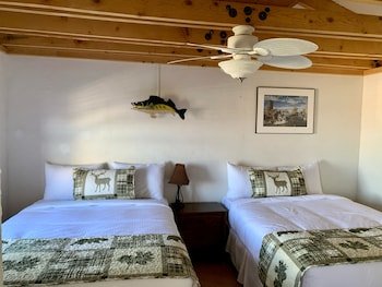 Tioga Lodge at Mono Lake