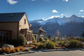 The Headwaters Eco Lodge